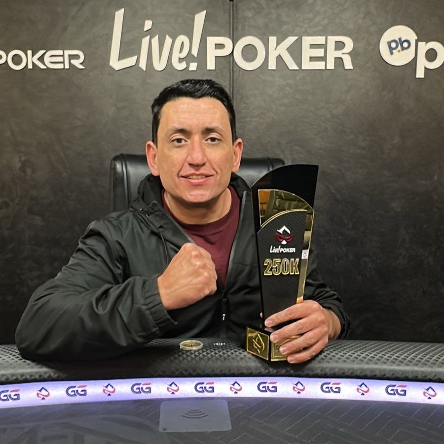 UMA HISTÓRIA, DOIS CAMPEÕES, TRÊS GANHADORES