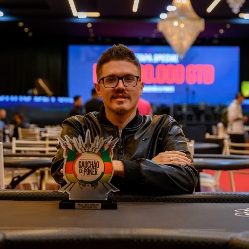 O TORNEIO É TURBO, MAS TEM MUITA FICHA